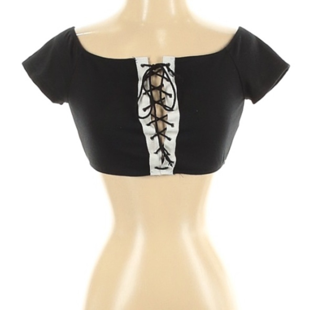 Fashion Nova Crop Lace Front Wide neck top small women’s
